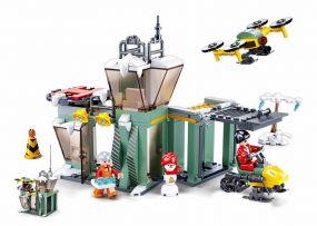 Sluban Town Snowfield Rescue Base (251 Pieces) Building Blocks Kit for Boys Aged 6 Years (+) Creative Construction Set, Blocks Compatible with Other Leading Brands, BIS Certified.