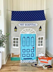 Pet Hospital Doorway Portal Set with Vet Box
